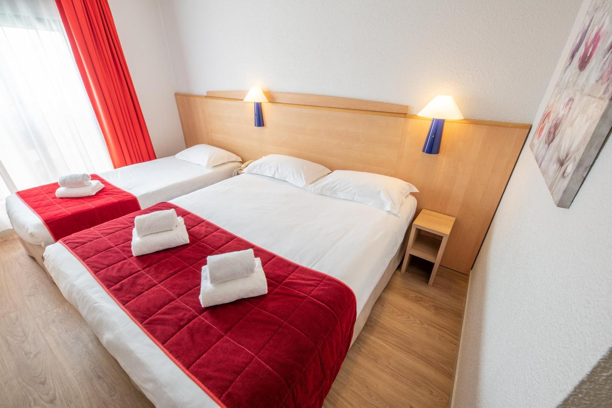 Hotel Saint Laurent Nogent-sur-Seine Phòng bức ảnh