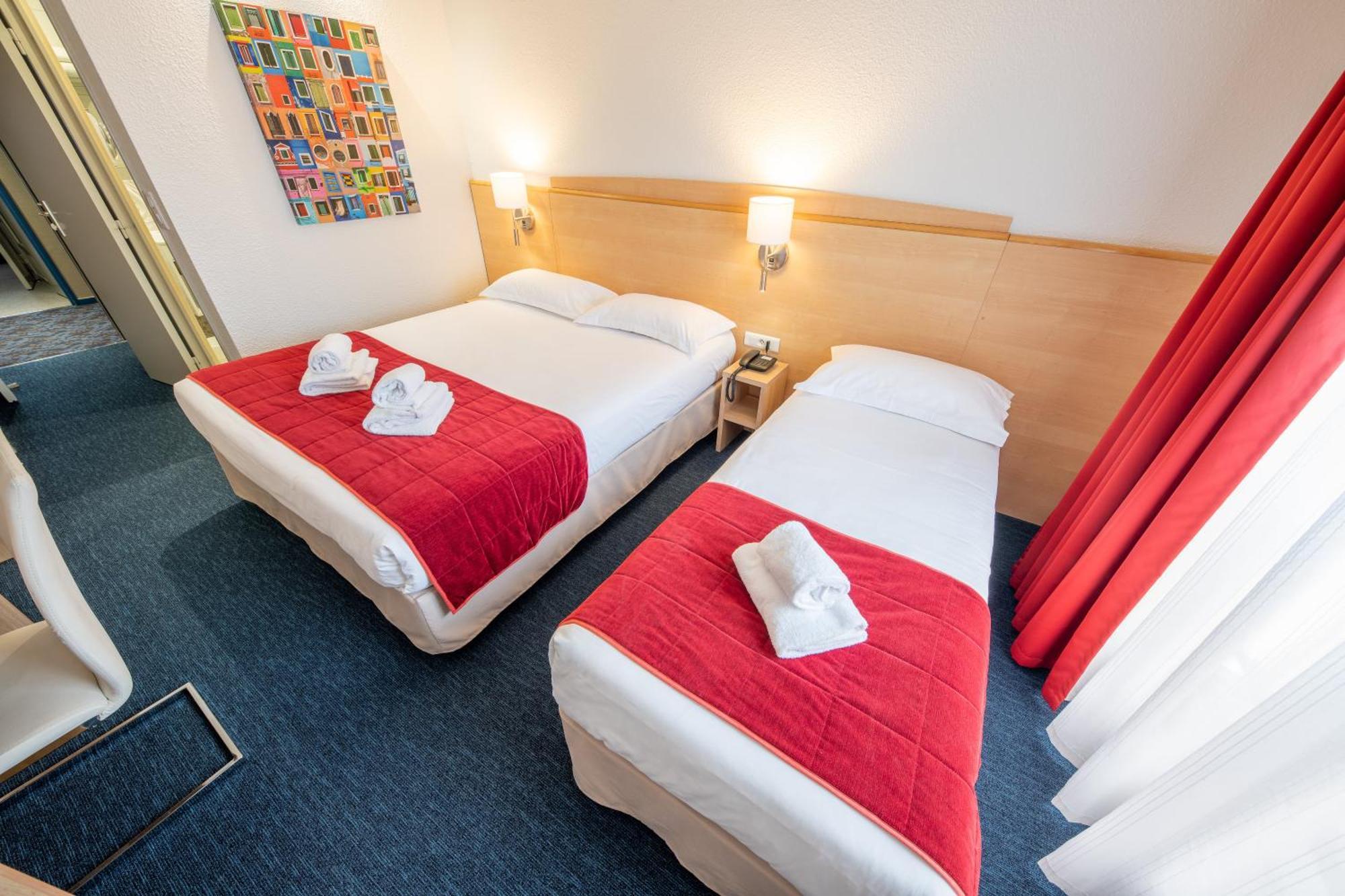 Hotel Saint Laurent Nogent-sur-Seine Phòng bức ảnh